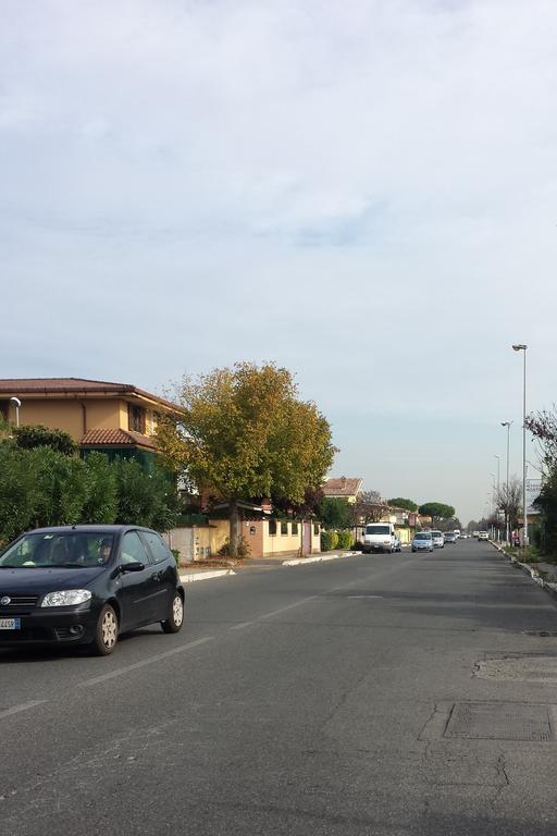 Bb Smallville Fiumicino Buitenkant foto